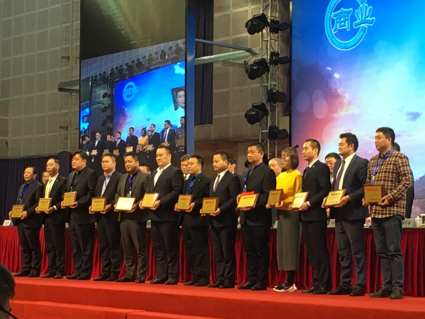  百麗潔日常保潔清洗-高空外墻清洗，談我國(guó)清潔服務(wù)業(yè)的過(guò)去